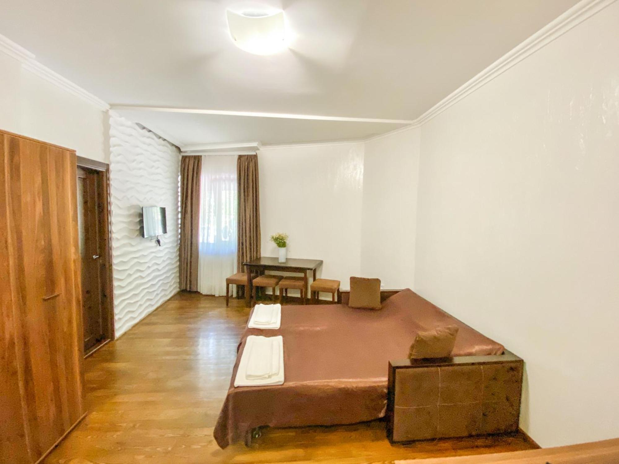Shpinat Hotel Odesa Exterior photo